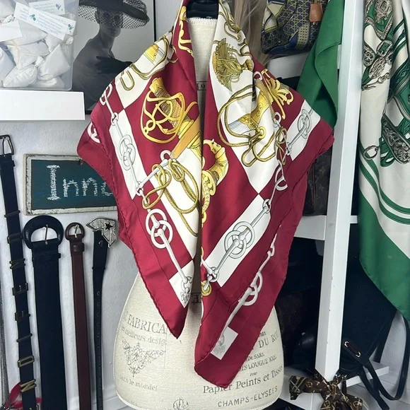 HERMESCliquetis Carre 90 Silk 100% Scarf white burgundy gold 35”:35”